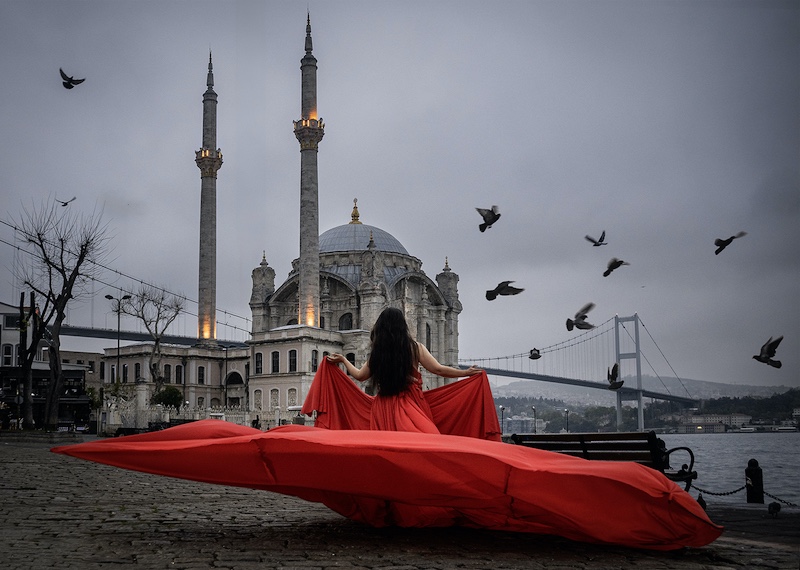 Creative Camera Club - Stanley Cohen - WOMAN IN RED