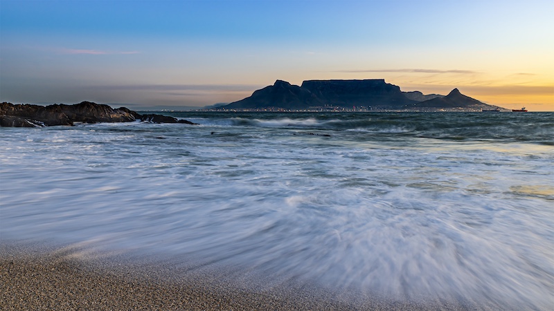 Kowie Camera Club - Koos Franken - The sea is breathing in