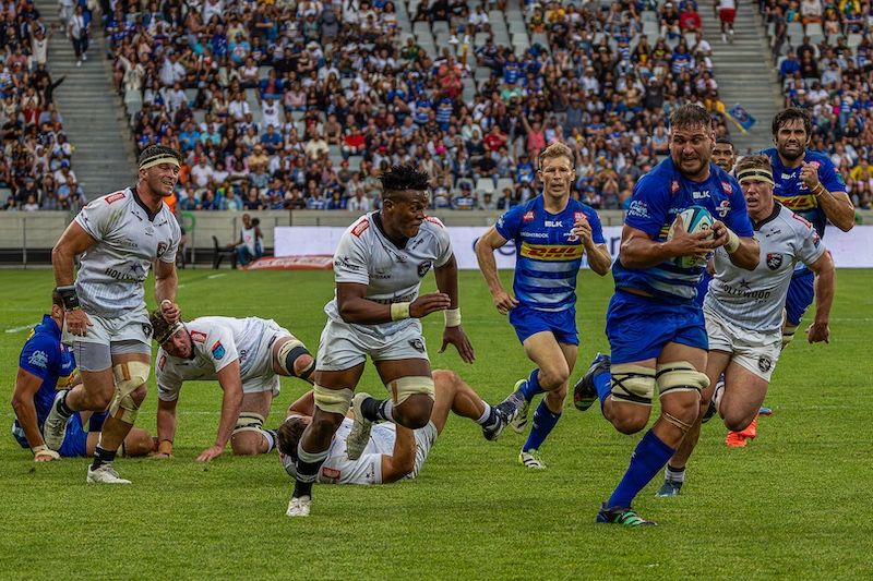 Cape Town Photographic Society - Nicol Du Toit - Breaking away