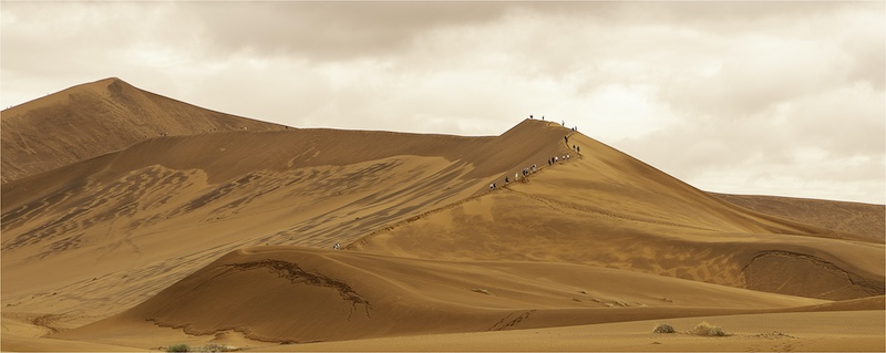 Swartland Fotografieklub - Pieter De Jager - Stappers op pad na die kruin