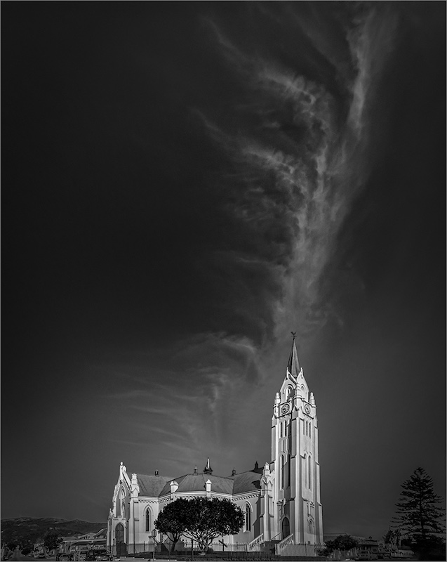 DNE Smit - Sasol Highveld Photography Club - Mighty hand