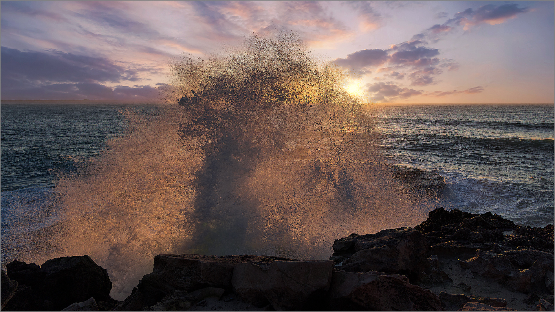 Gerhard Grove - Magalies Foto Fun Club - Sunrise through splashing waves