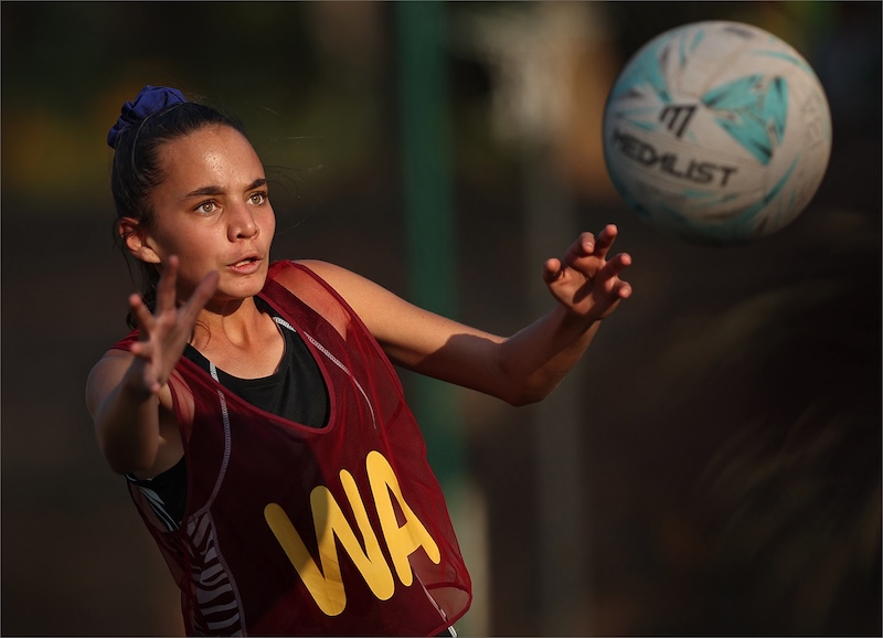 2 PSSA BronzeMedal -  Photo Journalism and Sport - COLOUR - Netball Sunbeam - Johan Orton - AFO