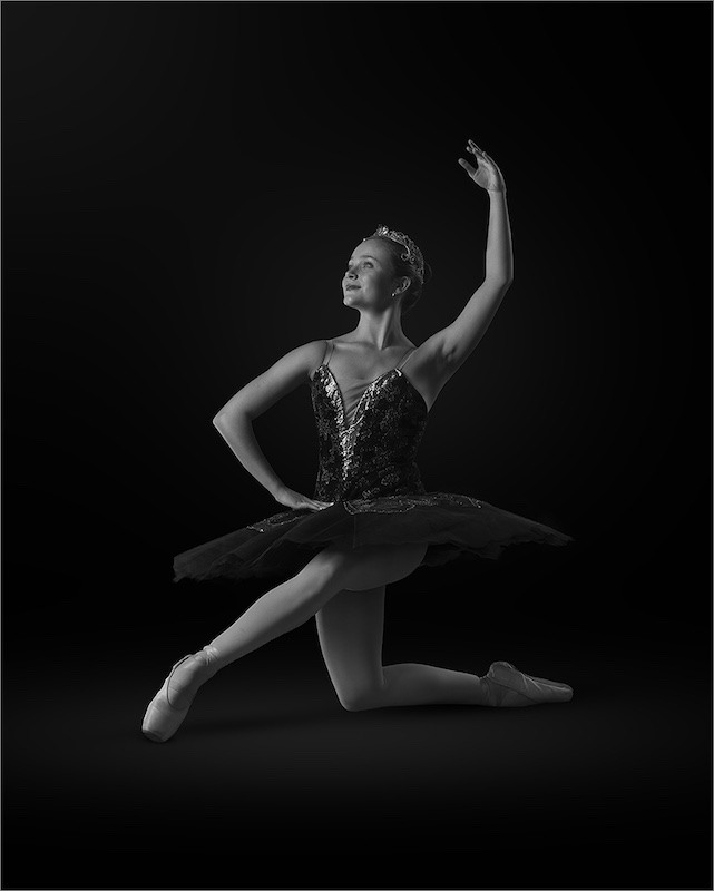 WPS Silver Medal-Prints Open Monochrome-Ballerina pose-Mia Joubert - Magalies Foto Fun Club